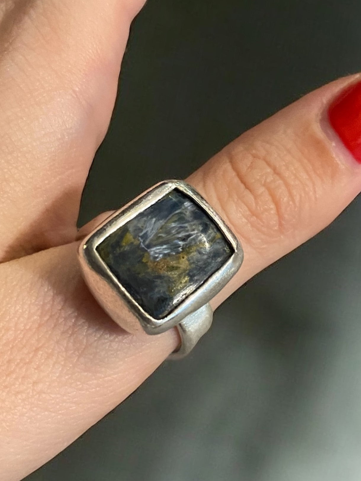 Anillo Cuadrado Pietersita
