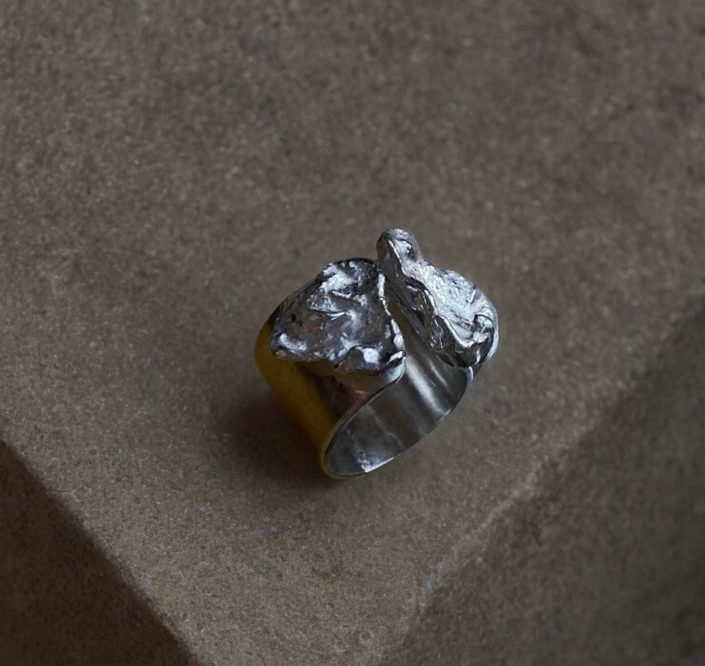 Anillo Irregular