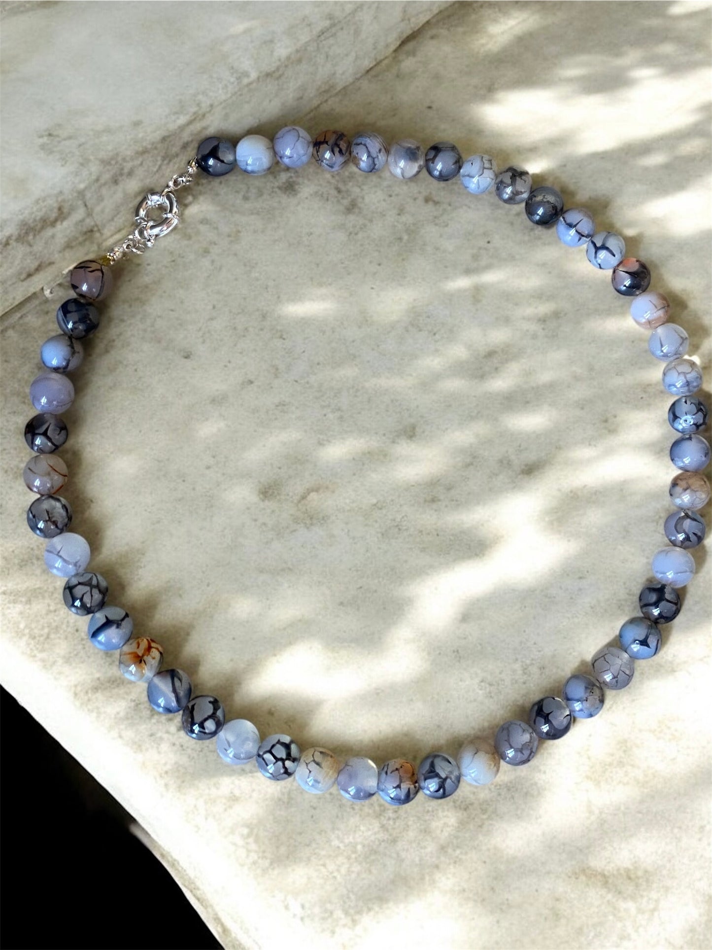 Collar de Agata de vena de dragón blanco