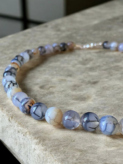Collar de Agata de vena de dragón blanco