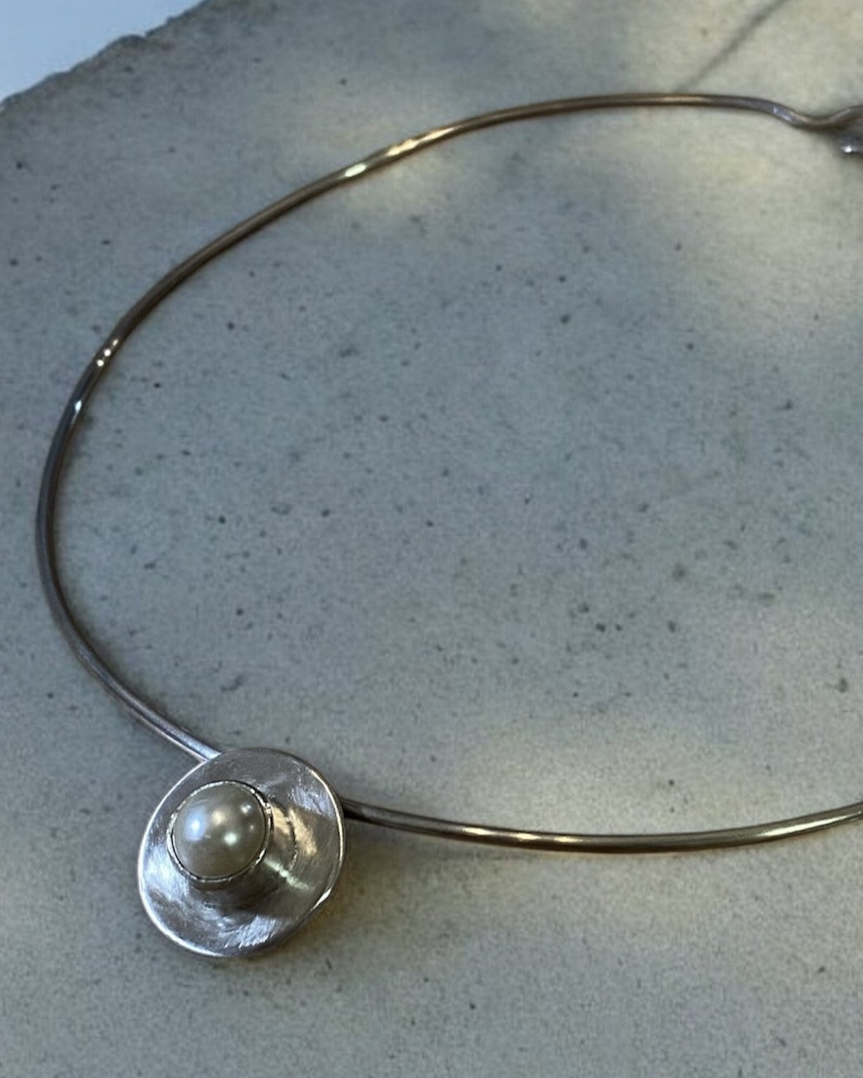 Gargantilla con dije perla y plata 925